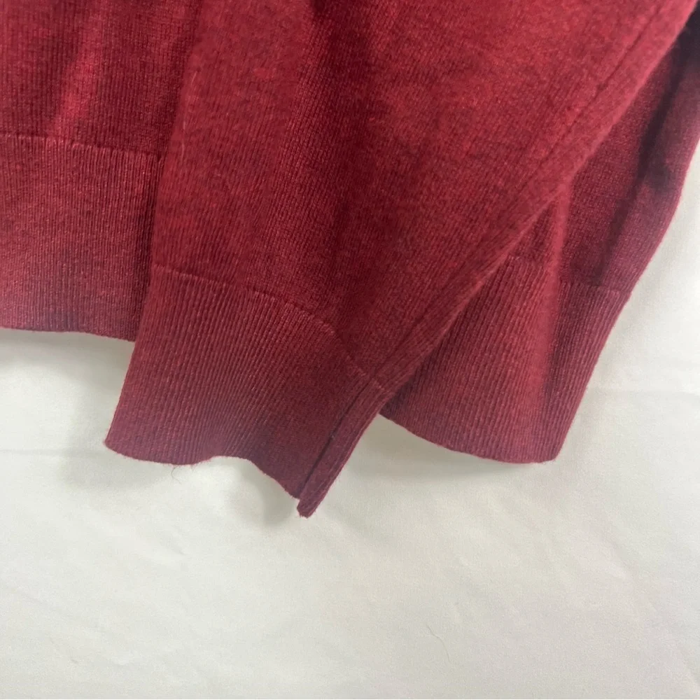Banana Republic Men's Deep Red V-Neck Sweater